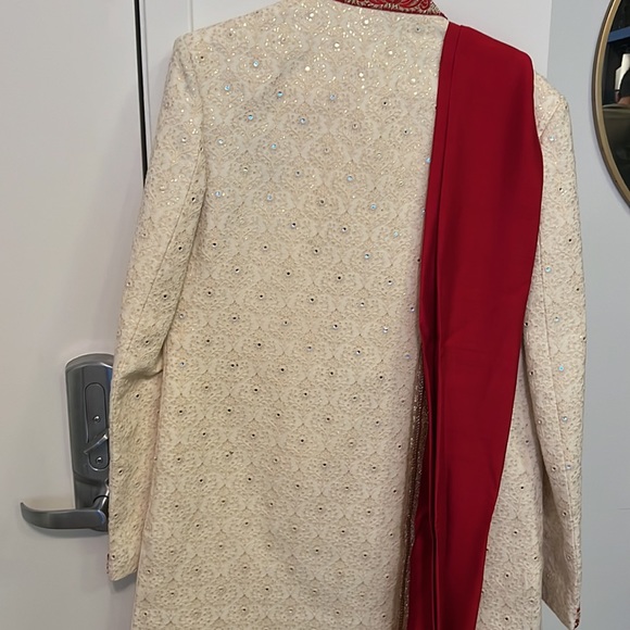 Off white Sherwani for sale with pagri (hat) included for free - Picture 6 of 9